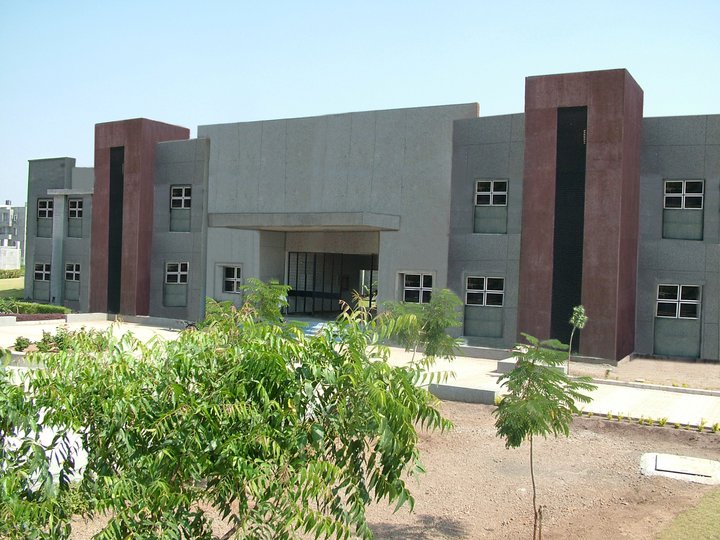 R K College of Business Management in Gujarat